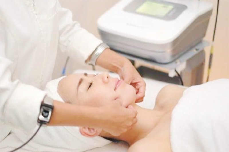 リフトアップフェイシャル+内臓ケア